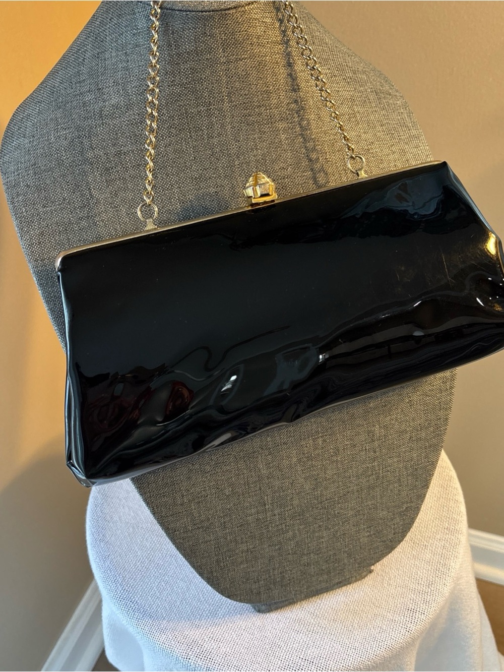 Vintage 1950s/60s Black Patent Clutch Evening Bag Gold Chain Strap KISS Lock